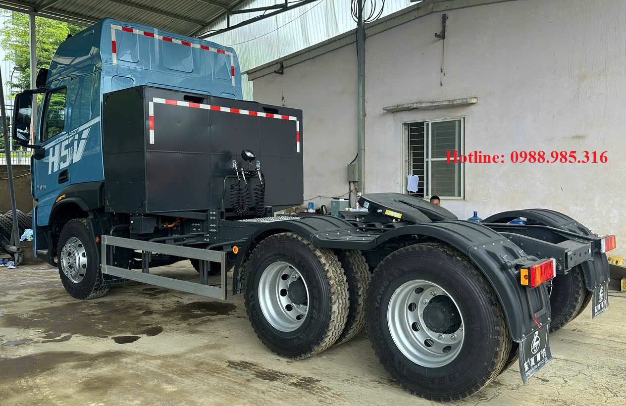 Xe đầu kéo điện chenglong 400kw